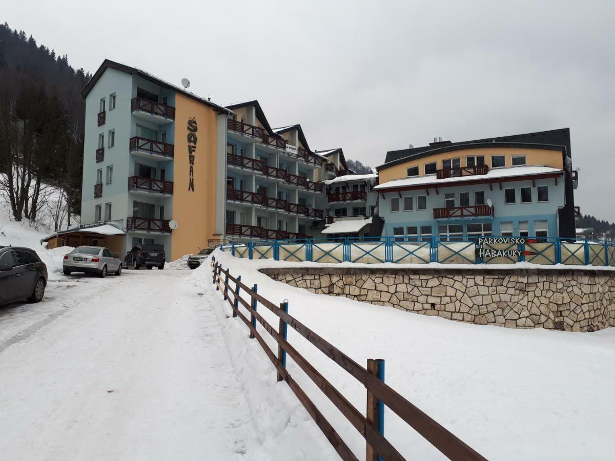 Ad Safran Apartman Dóval Kültér fotó