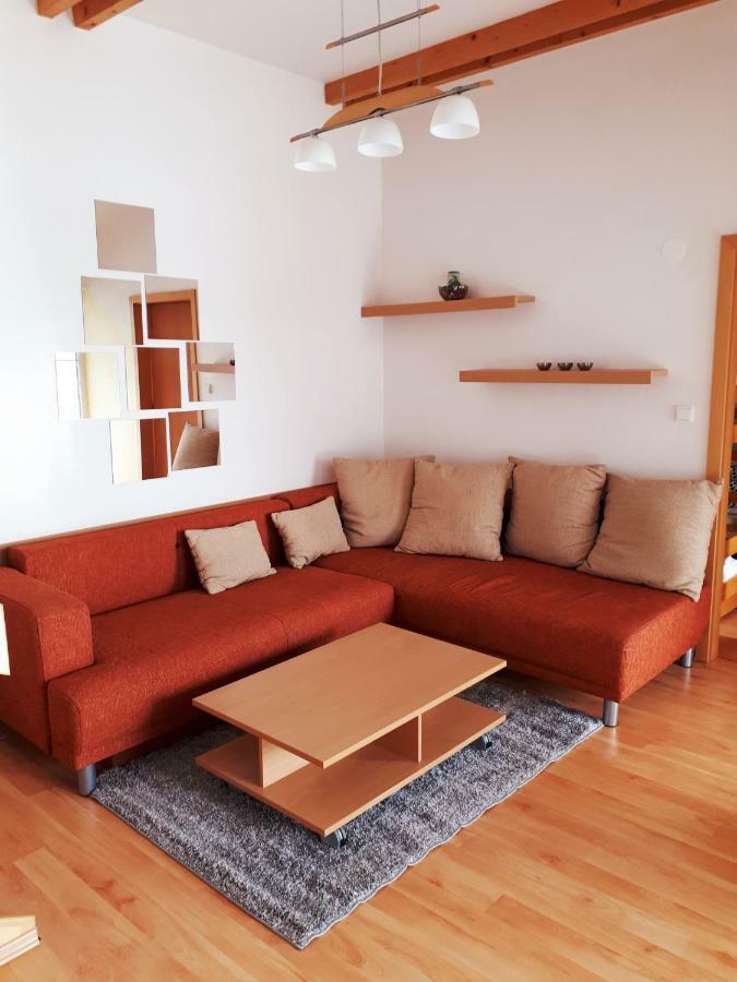 Ad Safran Apartman Dóval Kültér fotó