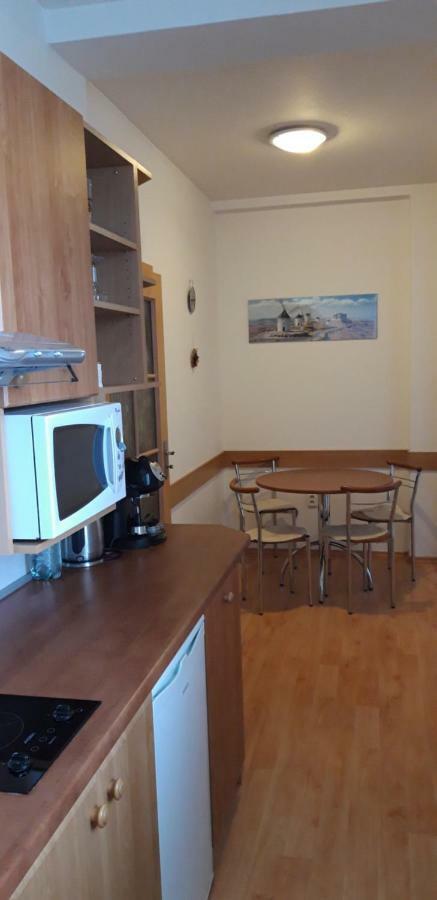Ad Safran Apartman Dóval Kültér fotó